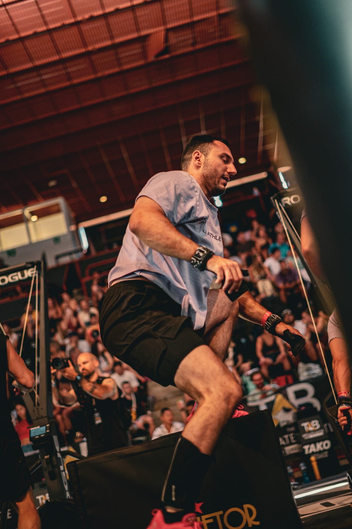 Roman Mathys on box jumps at the Alsace Throwdown